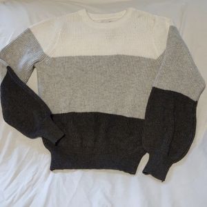 Barely worn sweater juniors Lg